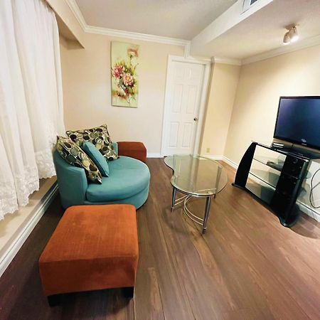 Private Suite With Private Entrance King Bed リッチモンド エクステリア 写真