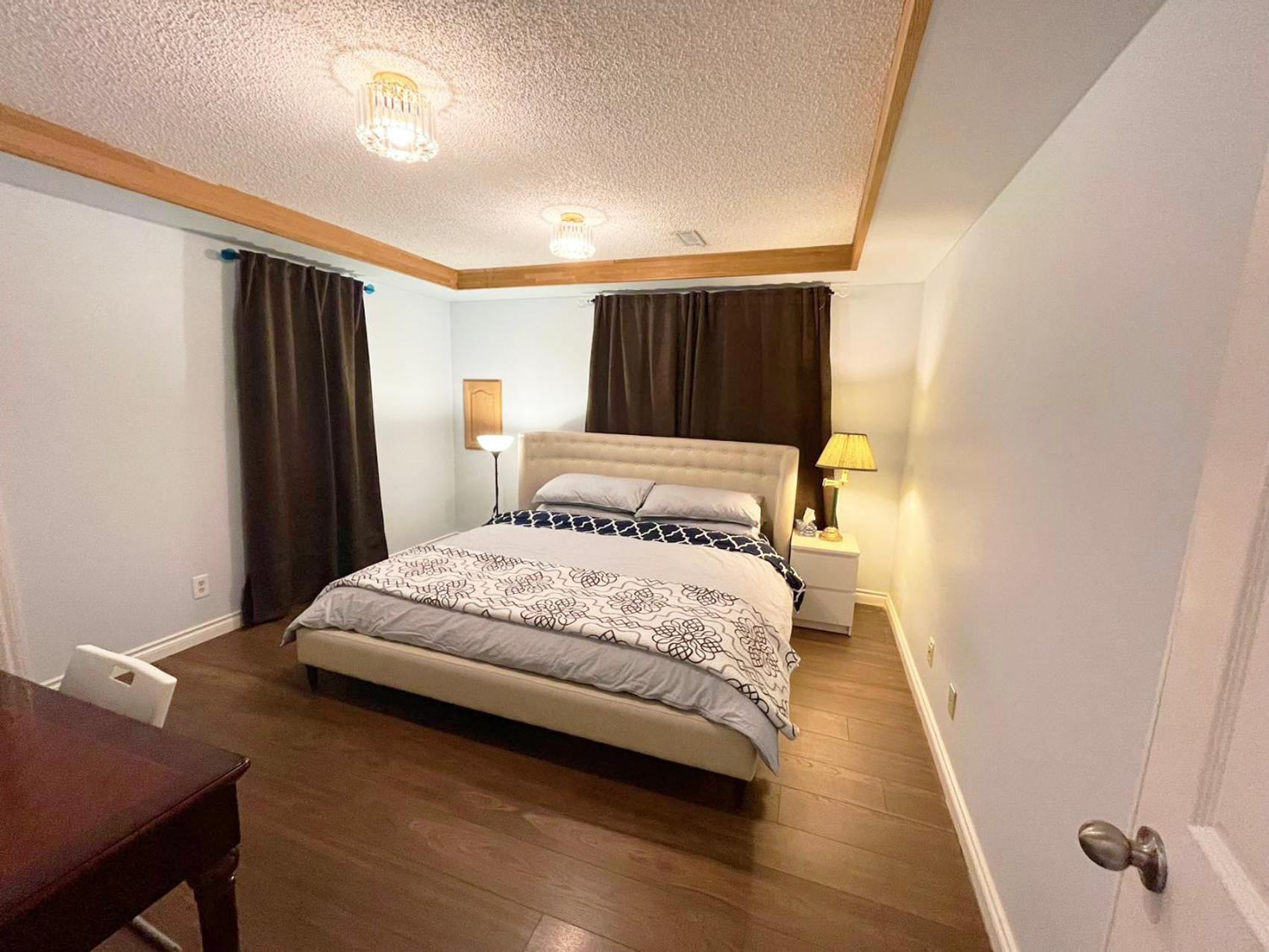 Private Suite With Private Entrance King Bed リッチモンド エクステリア 写真